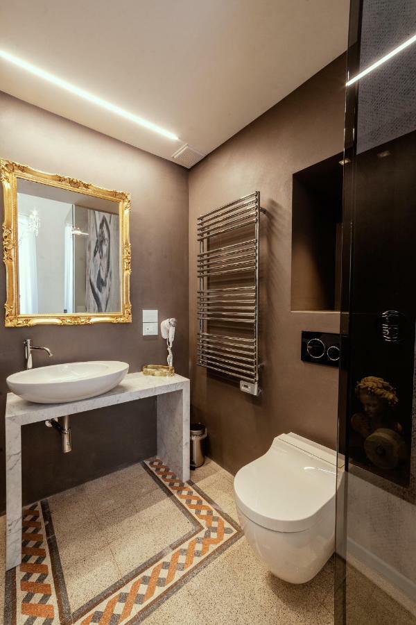 Palazzo Dei Grifoni - Luxury Suites - サン・ベネデット・デル・トロント エクステリア 写真