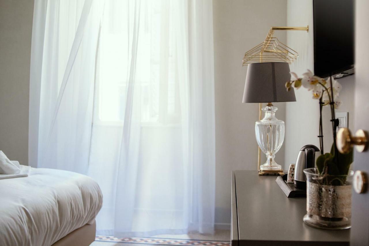 Palazzo Dei Grifoni - Luxury Suites - サン・ベネデット・デル・トロント エクステリア 写真