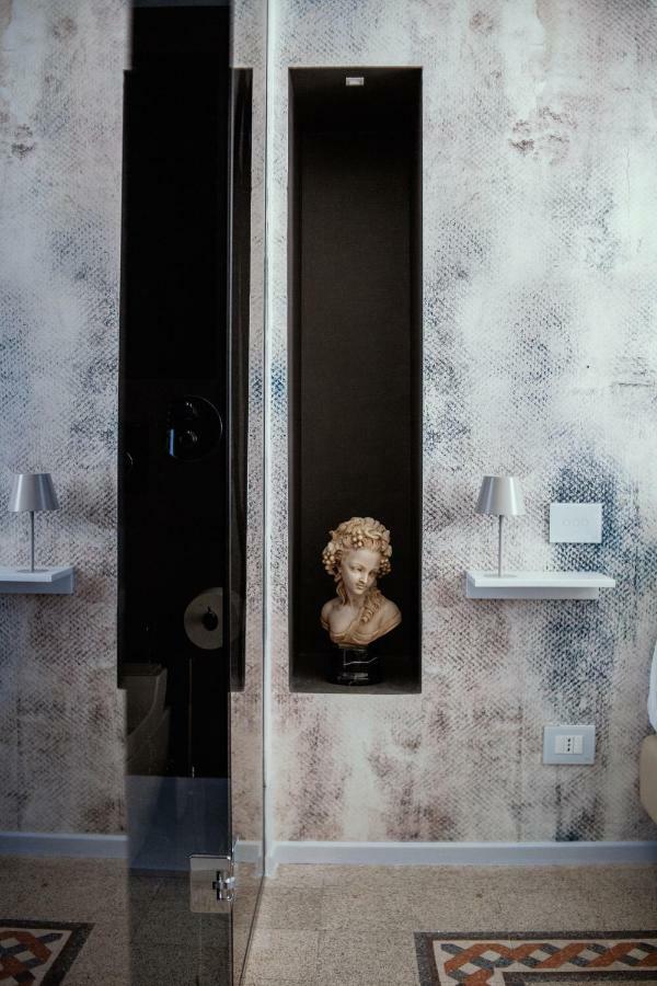 Palazzo Dei Grifoni - Luxury Suites - サン・ベネデット・デル・トロント エクステリア 写真