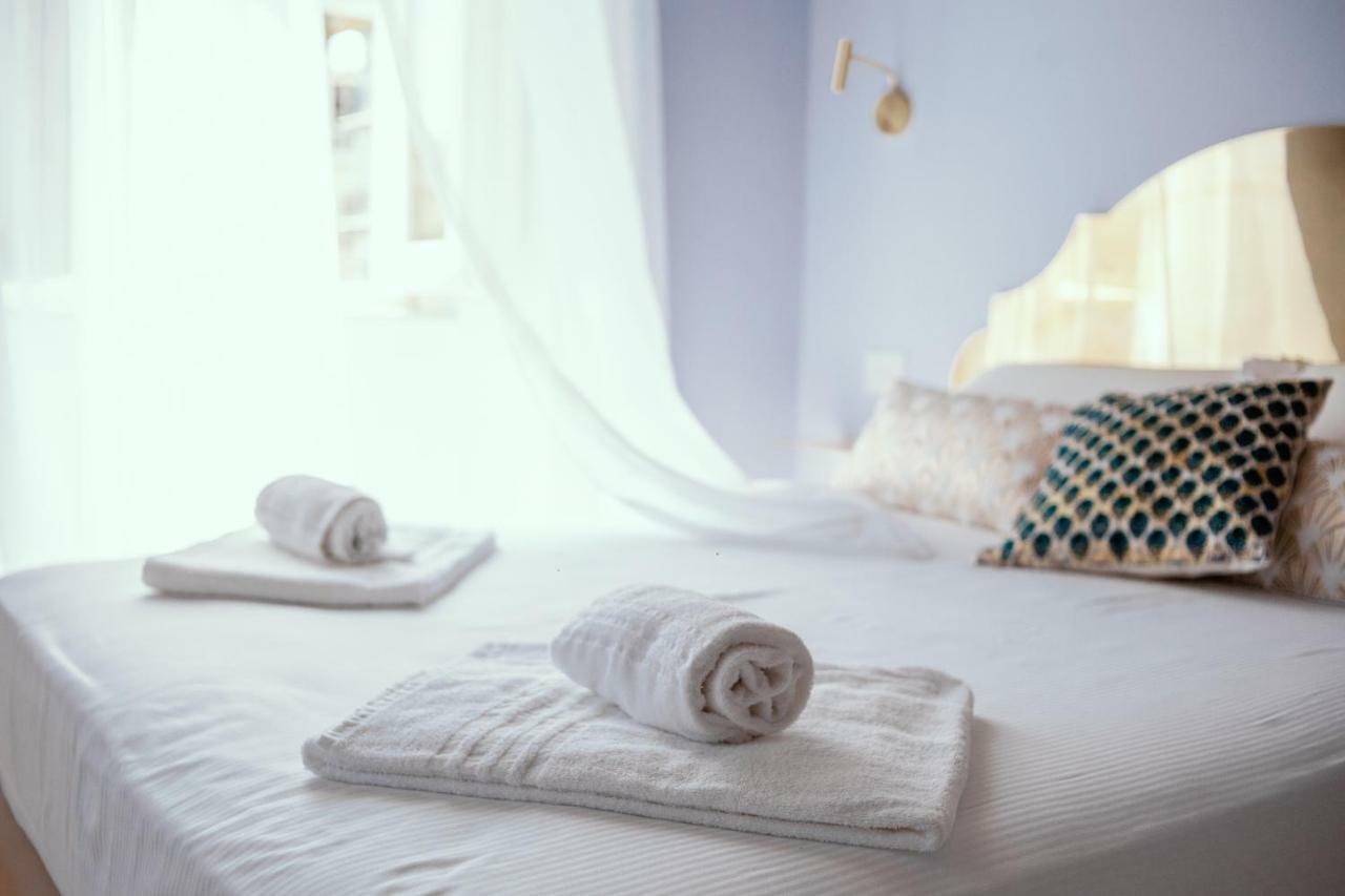 Palazzo Dei Grifoni - Luxury Suites - サン・ベネデット・デル・トロント エクステリア 写真