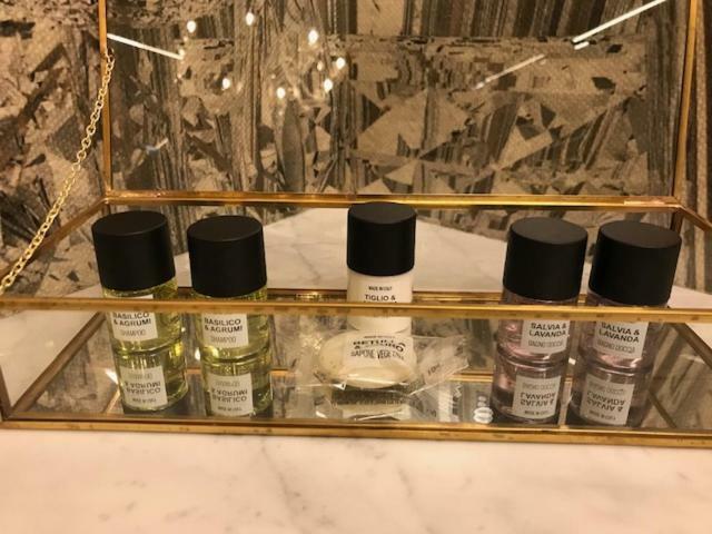 Palazzo Dei Grifoni - Luxury Suites - サン・ベネデット・デル・トロント エクステリア 写真